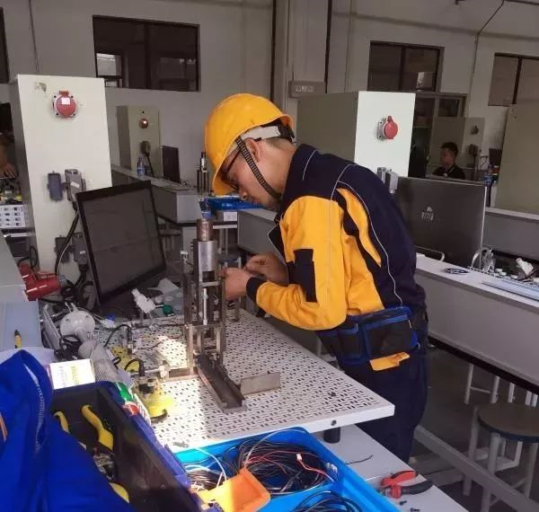 91精品国产自产在线老师啪