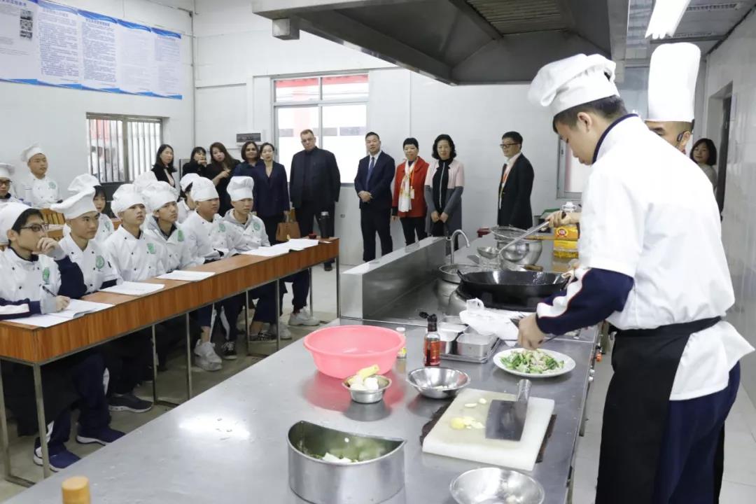 91精品国产自产在线老师啪