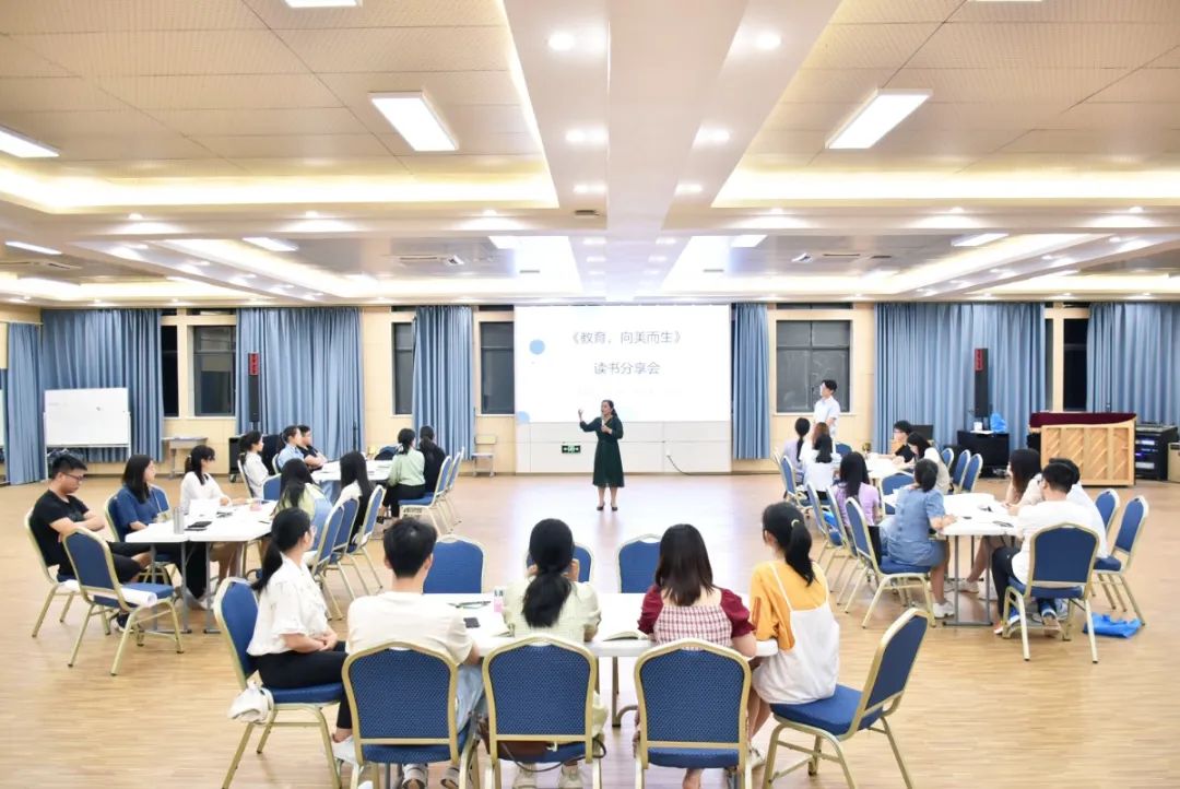 pexels-photo-3878527.jpeg 图片